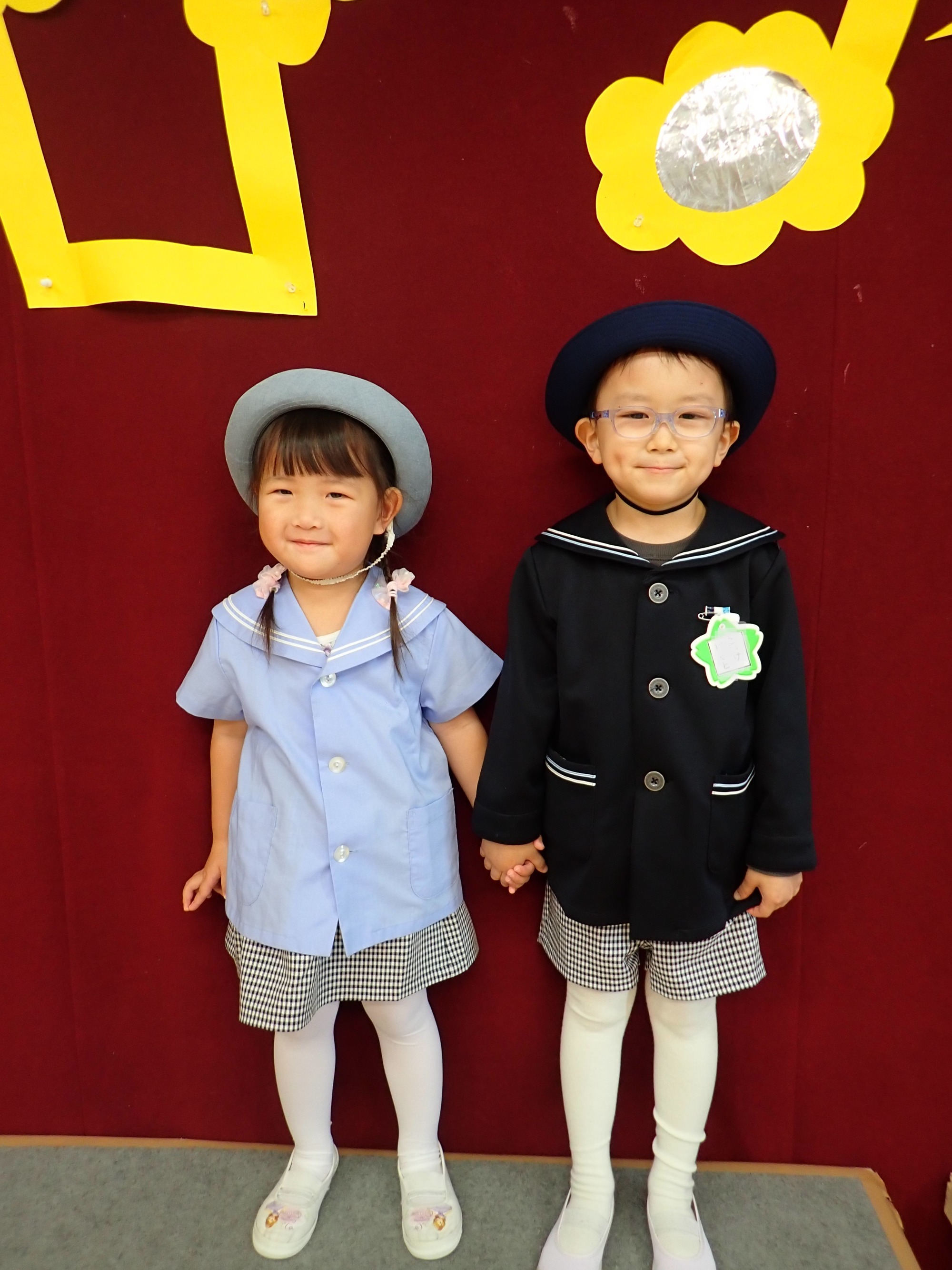 写真：制服と子供